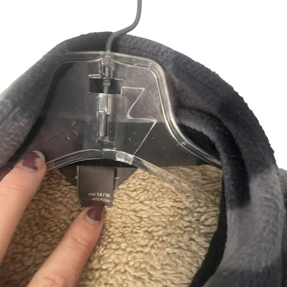 Eddie Bauer Boys Large Grey Black Plaid Fleece Lined Button Up Sweater Shacket - Picture 4 of 10